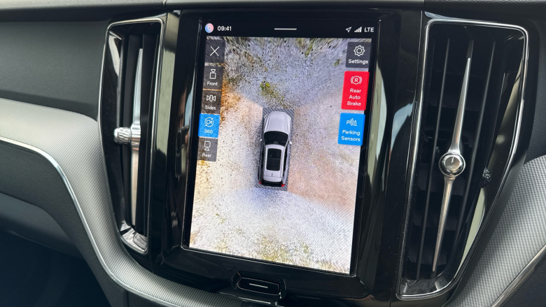 Volvo XC60 2.0 B4D Plus Dark 5dr AWD Geartronic Diesel Estate